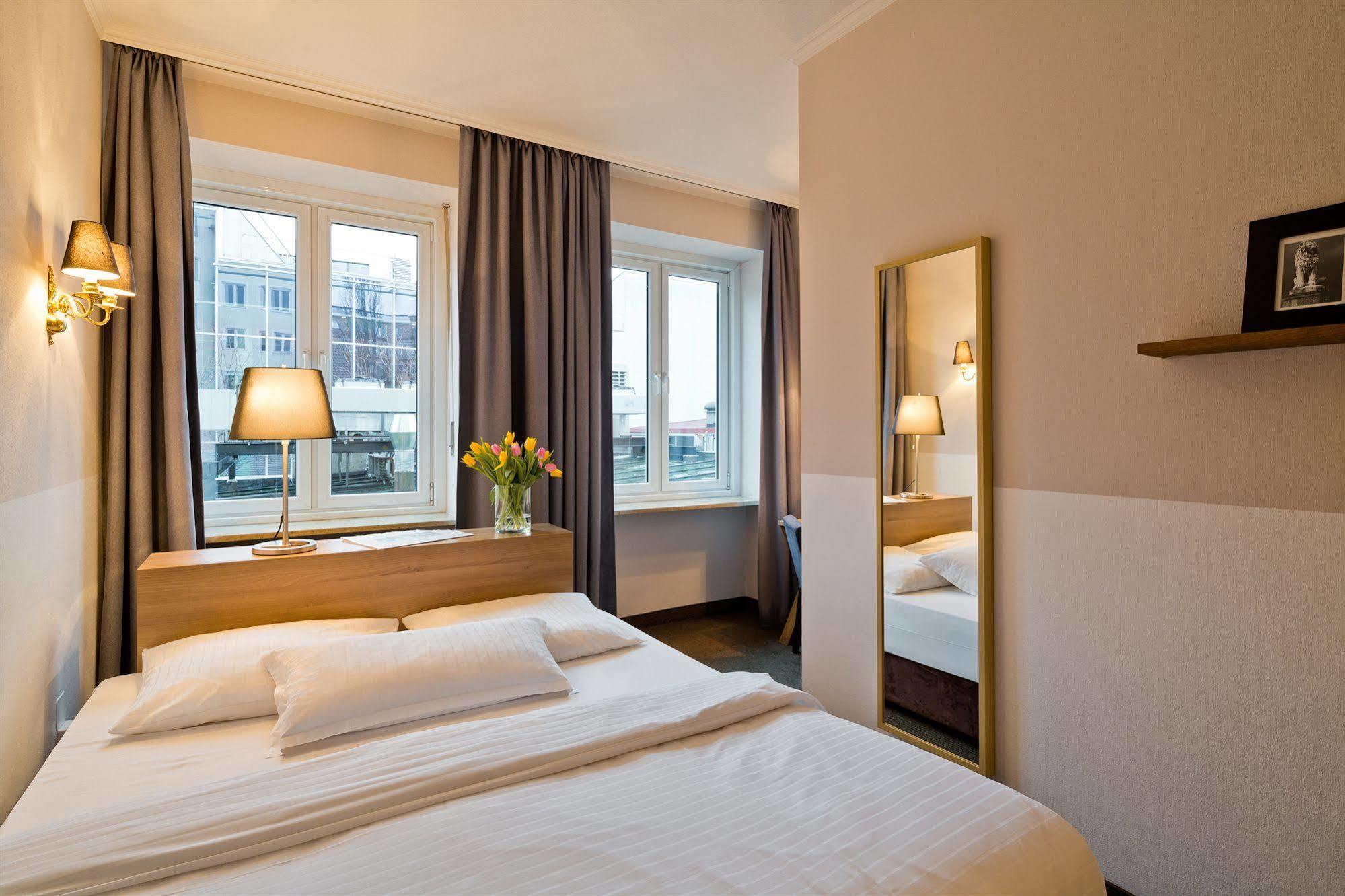 Hotel Stachus München Eksteriør billede